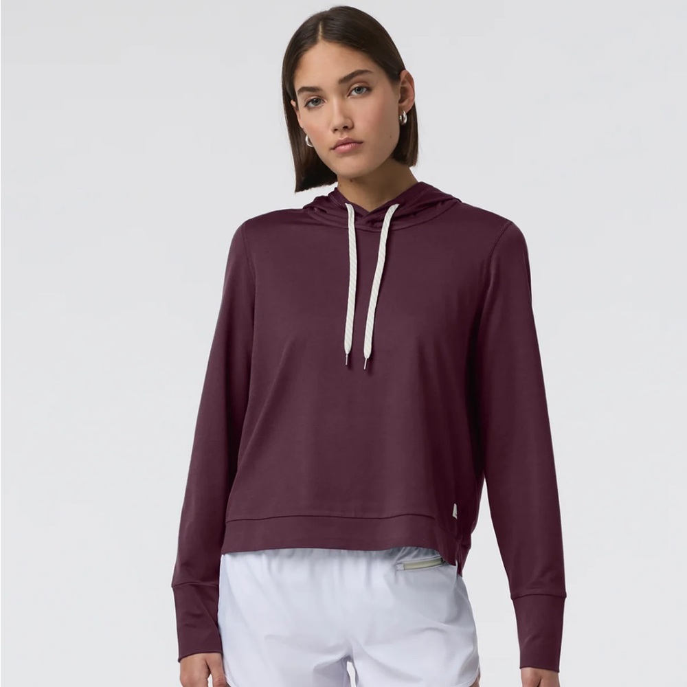 Vuori Women’s gold/tannish colored jogger and hoodie set!